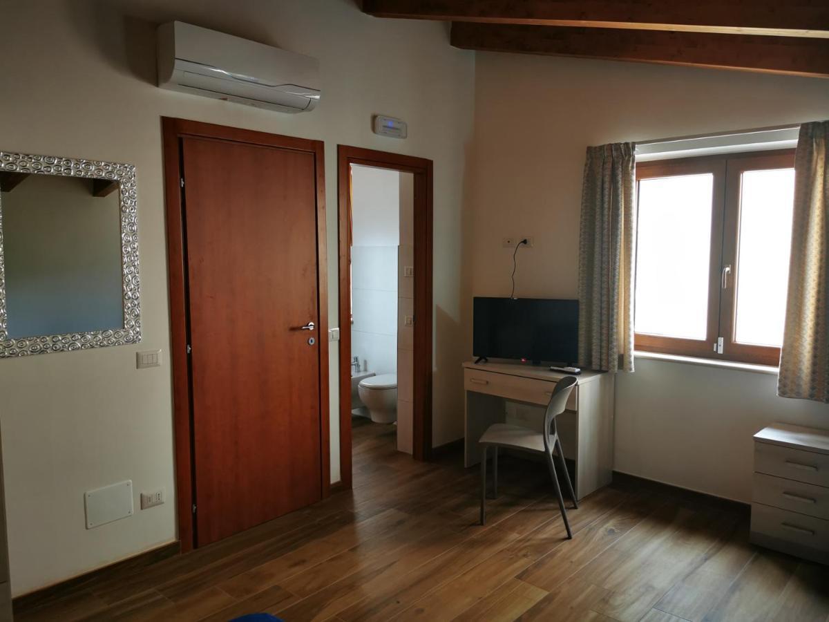 Agriturismo B&B Il Girasole Roccadaspide Kültér fotó