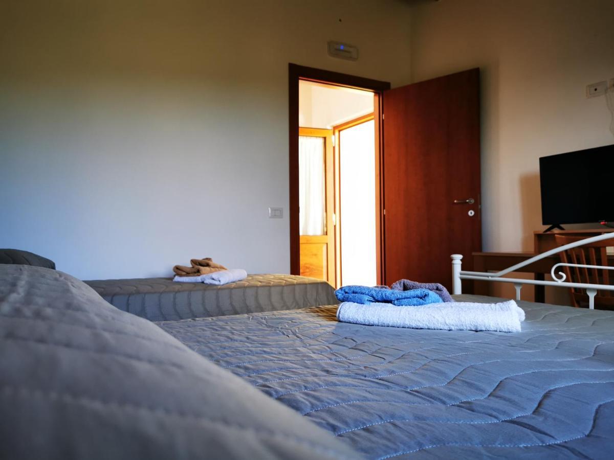 Agriturismo B&B Il Girasole Roccadaspide Kültér fotó