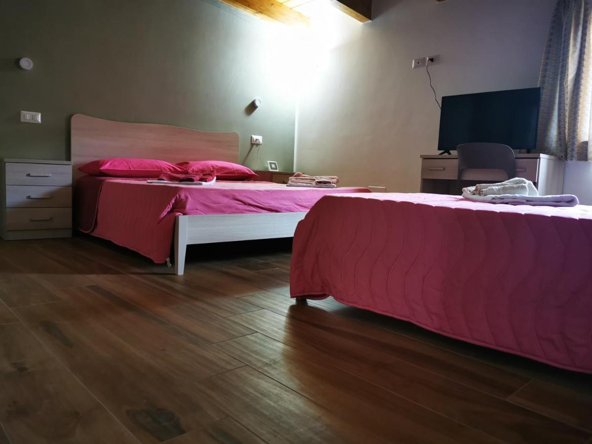 Agriturismo B&B Il Girasole Roccadaspide Kültér fotó